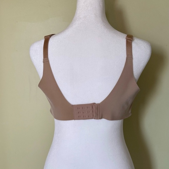 SOMA Vanishing 360 Wireless Nude Tan Bra Size 36D - Picture 2 of 5